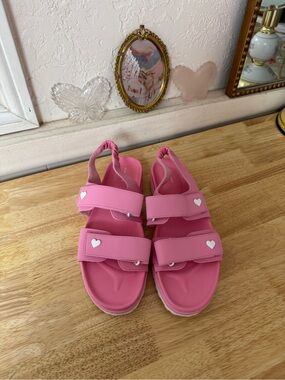Cute Stoney Clover Lane x Target Pink Heart Platform Sport Sandals Size 10
